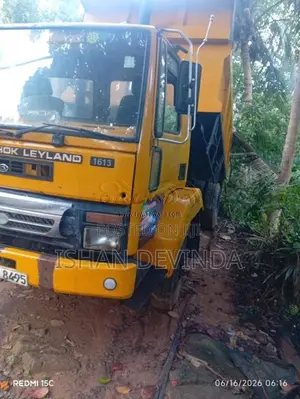 Ashok-Leyland Tipper 2010 Lorry (Used)