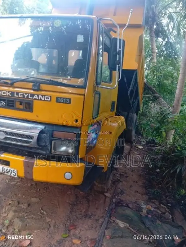 Ashok-Leyland Tipper 2010 Lorry (Used)