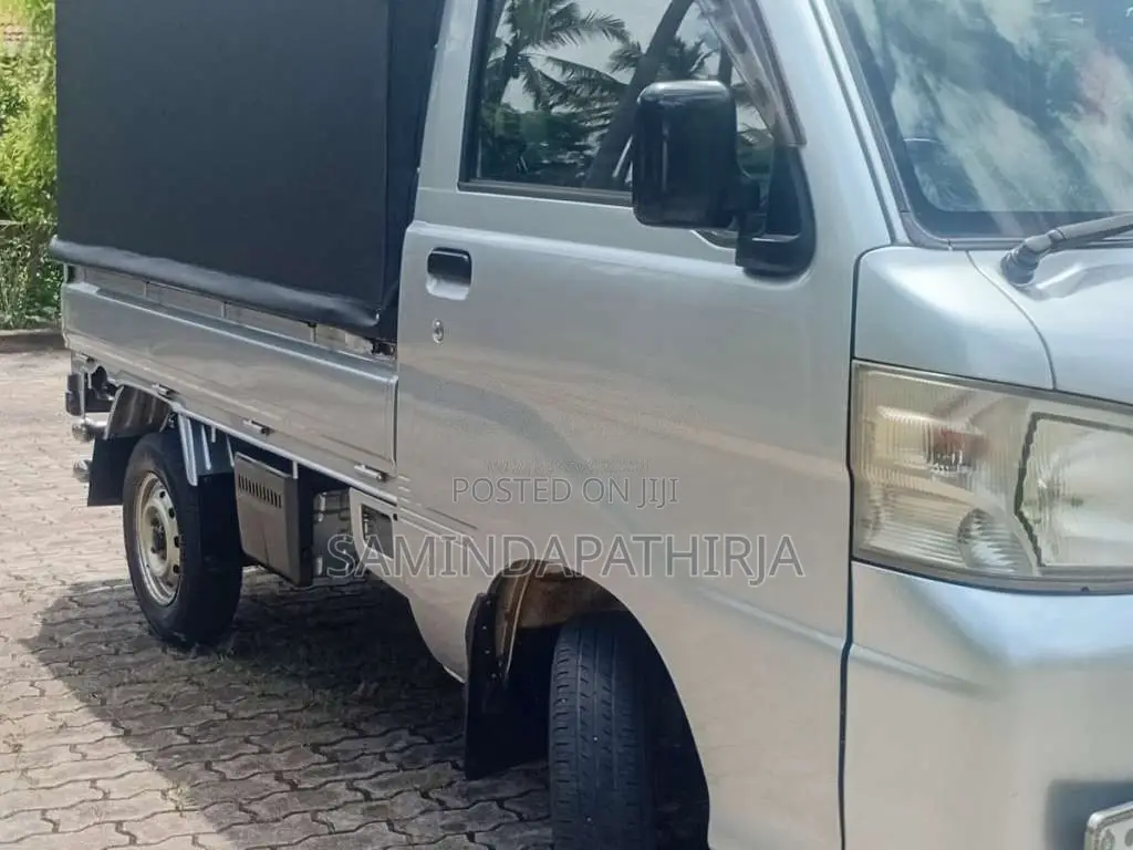 Daihatsu Hijet 2018 Lorry (Used)