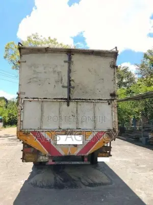 Tata LPT 1618 06 Wheel 2011 Lorry (Used)