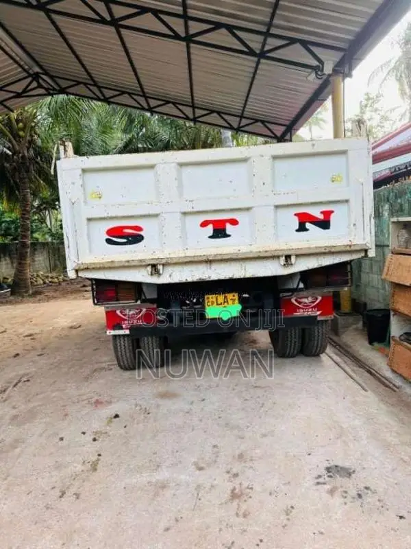 Isuzu Tipper 2000 Lorry (Used)