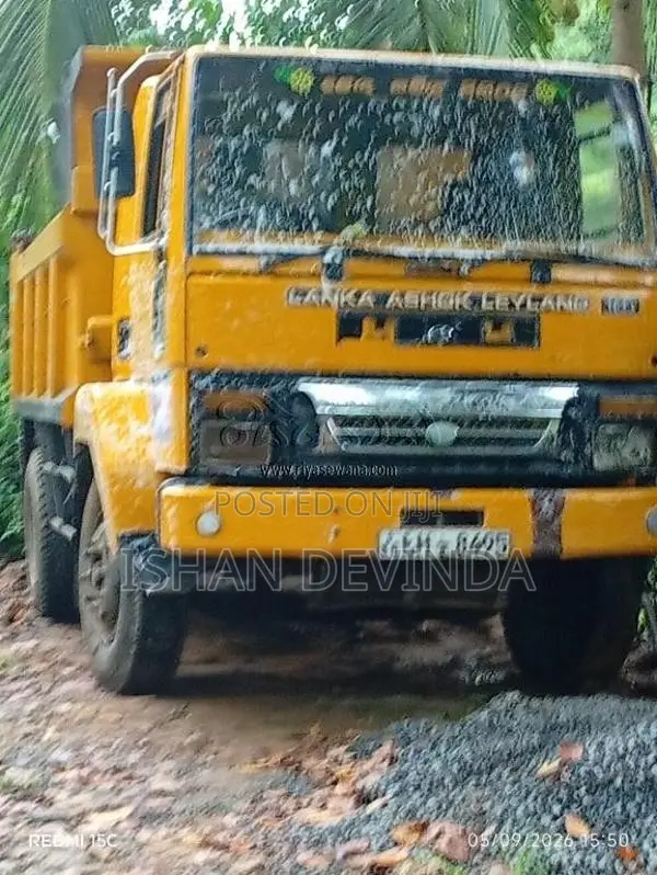 Ashok-Leyland Tipper 2010 Lorry (Used)