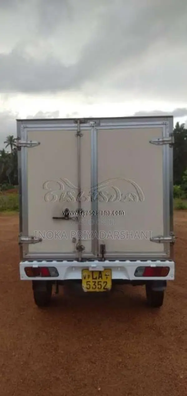 Mitsubishi U61 2001 Lorry (Used)