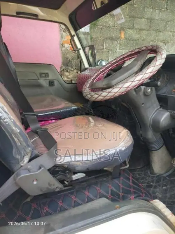 Mitsubishi Fuso 1990 Lorry (Used)