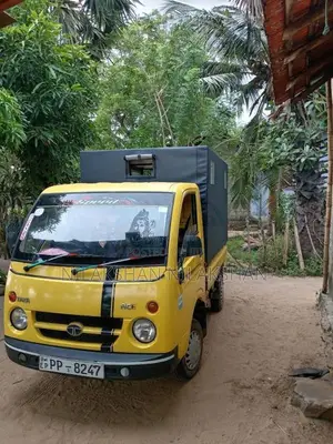 Tata Dimo Batta 2010 Lorry (Used)
