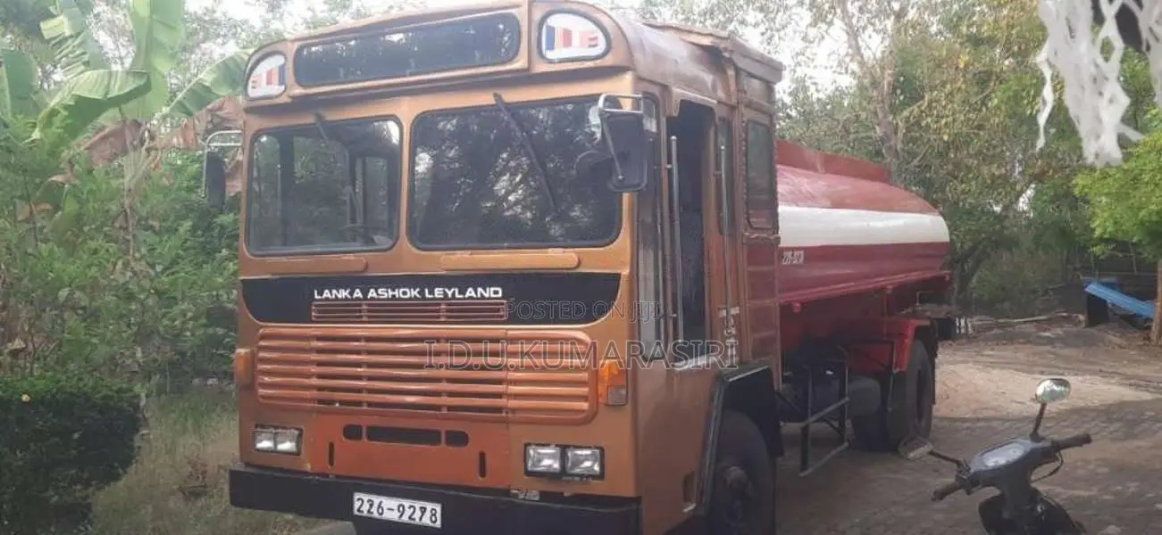 Ashok-Leyland Bowser 1999 Lorry (Used)