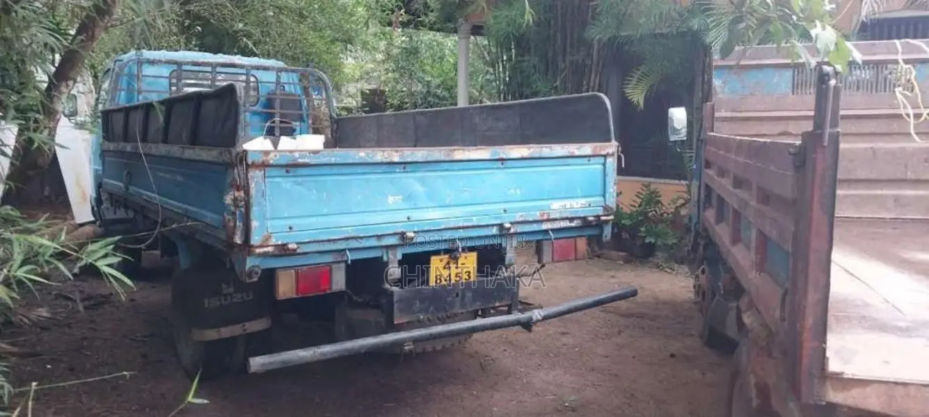 Isuzu NKR 1982 Lorry (Used)