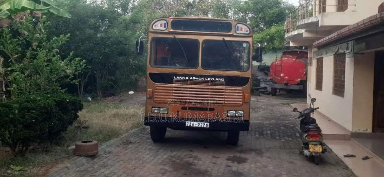 Ashok-Leyland Bowser 1999 Lorry (Used)