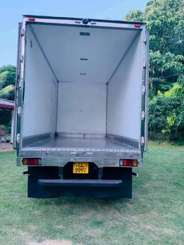 Isuzu ELF 2015 Lorry (Used)