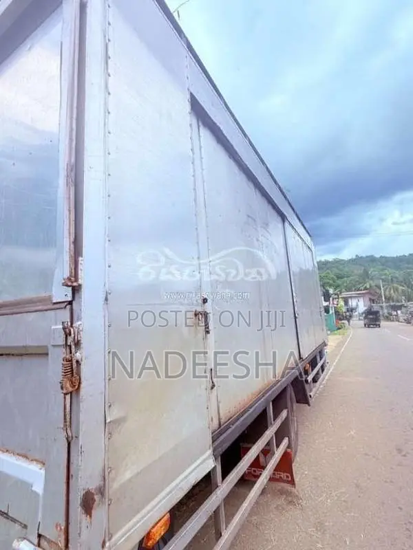 Isuzu Forward 1980 Lorry (Used)