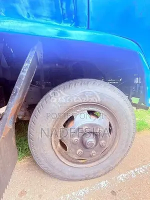 Isuzu Forward 1980 Lorry (Used)