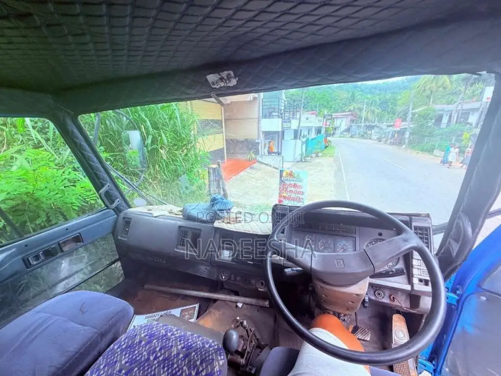 Isuzu Forward 1980 Lorry (Used)
