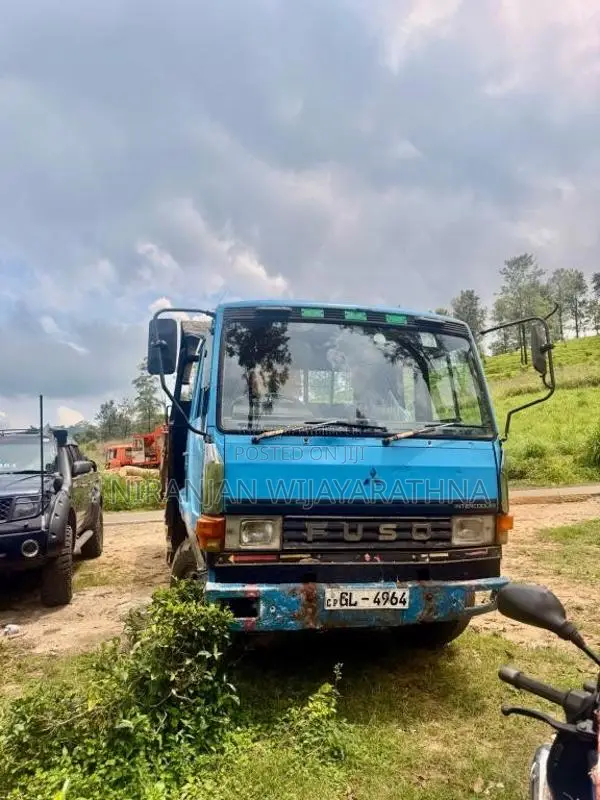 Mitsubishi Fuso 2002 Lorry (Used)