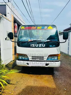Isuzu ELF 2001 Lorry (Used)