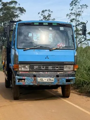 Mitsubishi Fuso 2002 Lorry (Used)