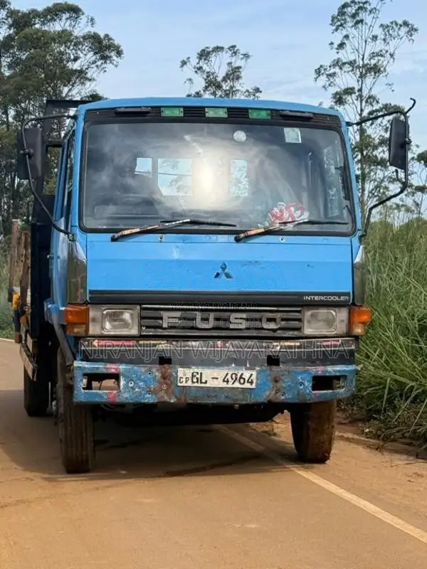 Mitsubishi Fuso 2002 Lorry (Used)