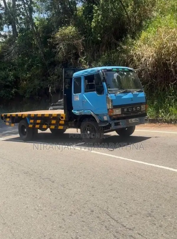Mitsubishi Fuso 2002 Lorry (Used)