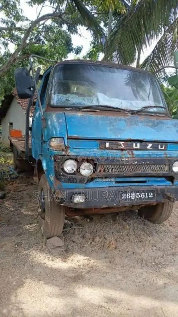 Isuzu Forward 1980 Lorry (Used)