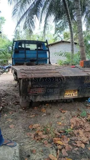 Isuzu Forward 1980 Lorry (Used)