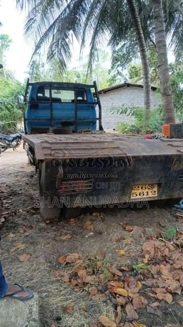 Isuzu Forward 1980 Lorry (Used)