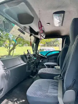 Isuzu Forward 2010 Lorry (Used)