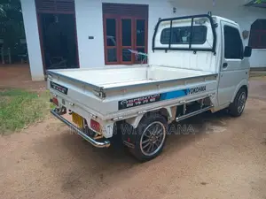Mitsubishi 53 2005 Lorry (Used)