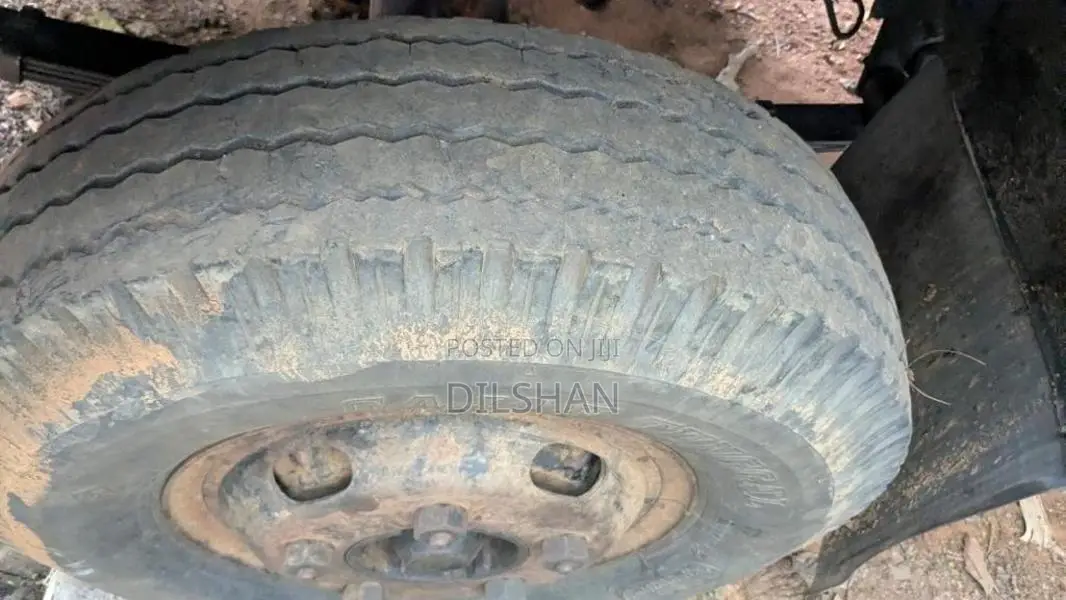 Isuzu NPR 1989 Lorry (Used)