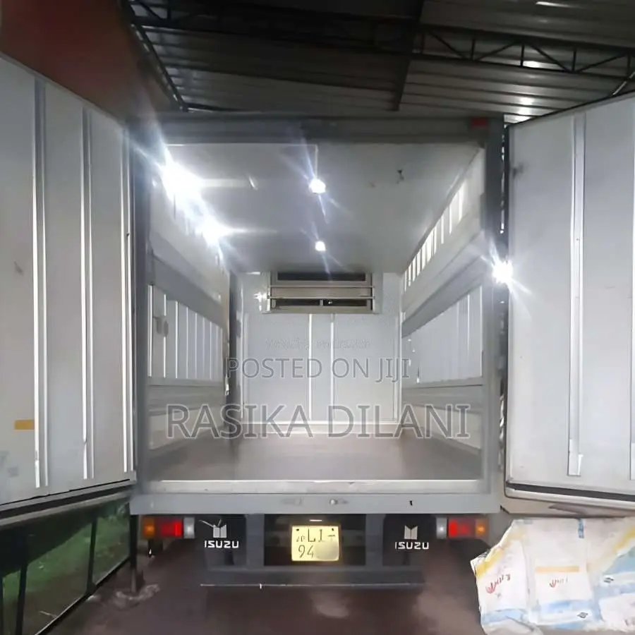 Isuzu ELF 2003 Lorry (Used)