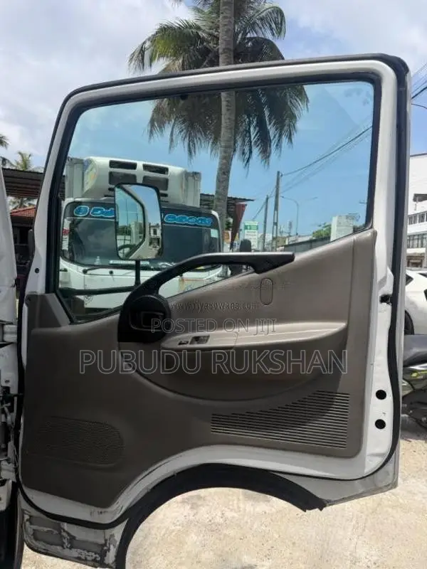 Nissan Cabstar 2006 Lorry (Used)