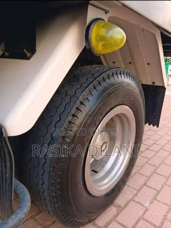Isuzu ELF 2003 Lorry (Used)