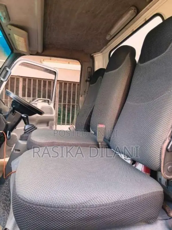 Isuzu ELF 2003 Lorry (Used)