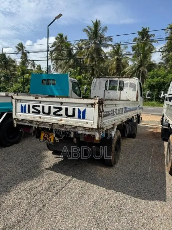 Isuzu NHR 1993 Lorry (Used)