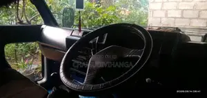 Isuzu ELF 250 1982 Lorry (Used)