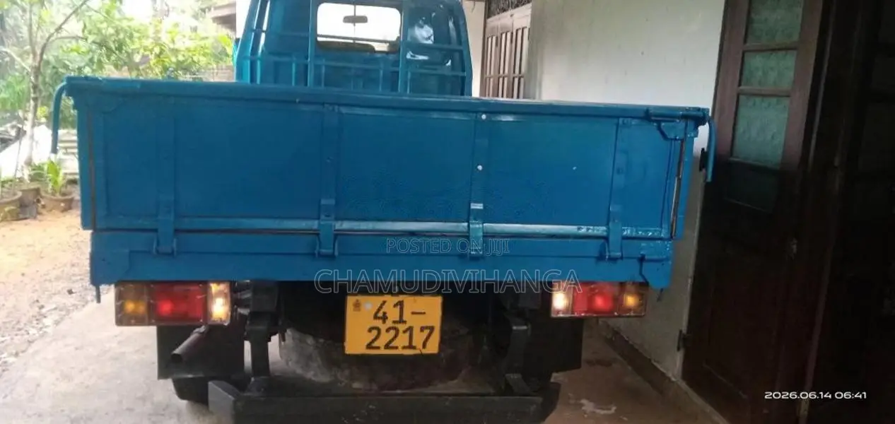 Isuzu ELF 250 1982 Lorry (Used)