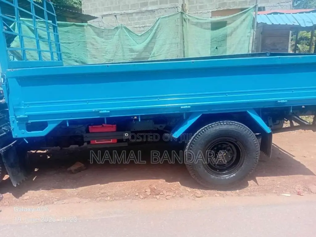 Isuzu ELF 1984 Lorry (Used)