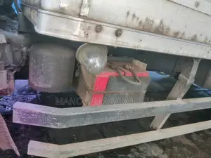 Isuzu NPR 1988 Lorry (Used)