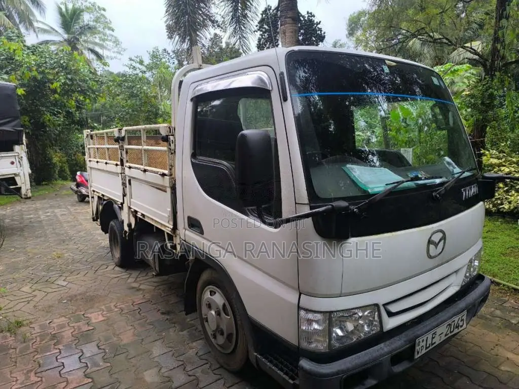 Mazda Titan 2002 Lorry (Used)