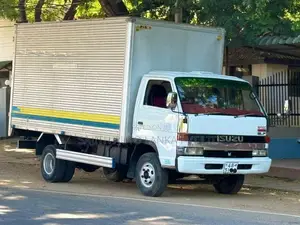 Isuzu Elf 1995 Lorry (Used)