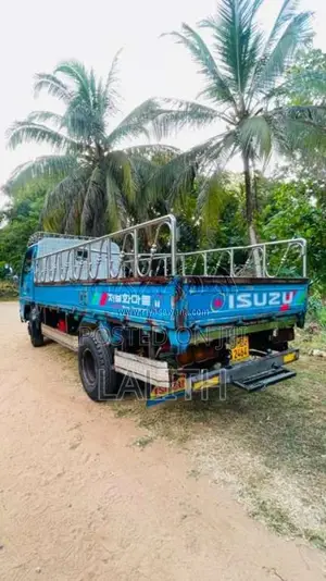 Isuzu ELF 4HG1 2000 Lorry (Used)