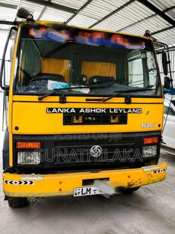 Ashok-Leyland Comet 2016 Lorry (Used)
