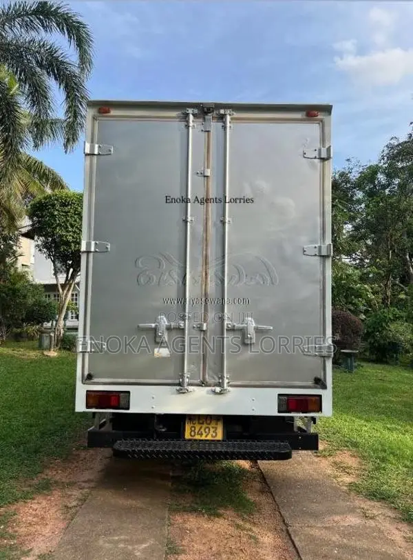 Toyota Hino 2014 Lorry (Used)