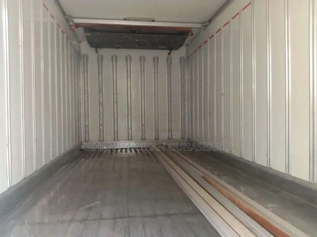 Isuzu Freezer 2010 Lorry (Used)