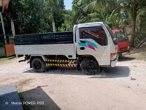 Isuzu Isuzu 2000 Lorry (Used)
