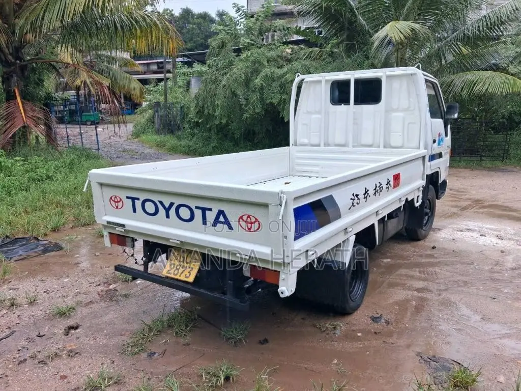 Toyota Dyna 1995 Lorry (Used)