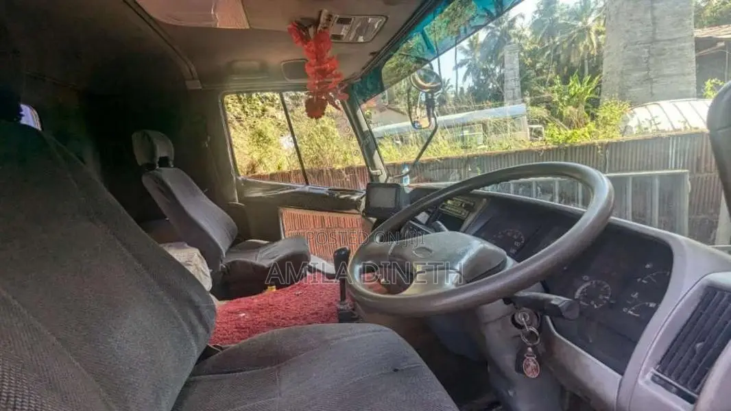 Mitsubishi Fuso 1994 Lorry (Used)