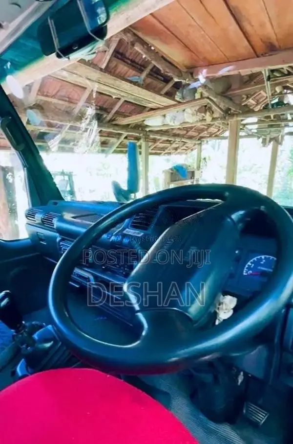 Isuzu NKR 1984 Lorry (Used)