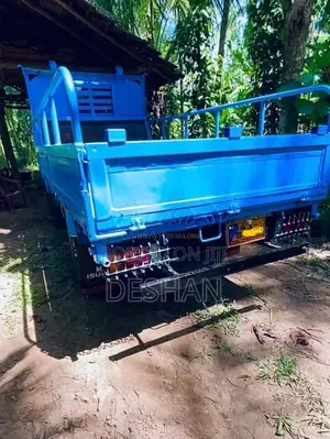 Isuzu NKR 1984 Lorry (Used)