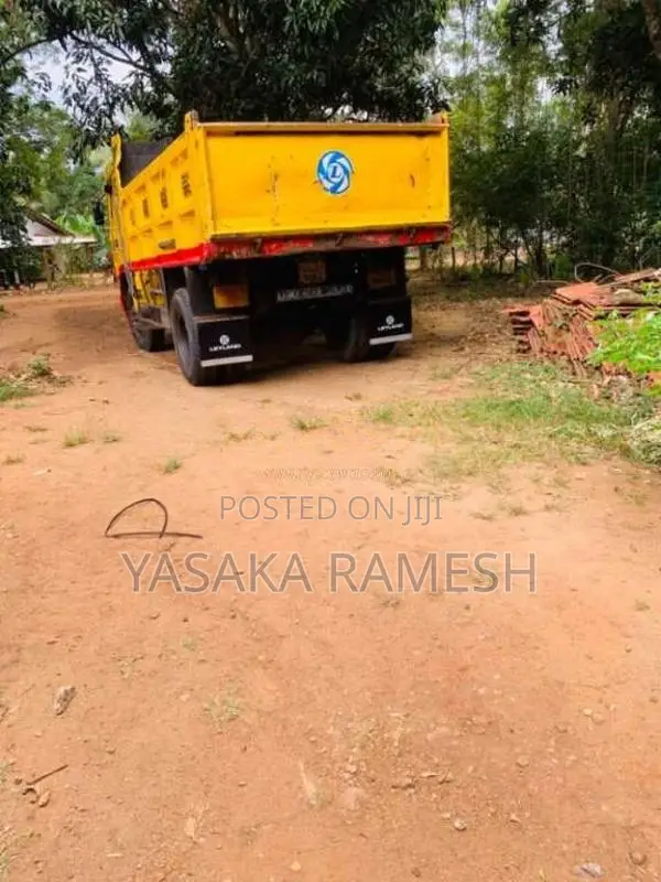 Ashok-Leyland Tipper 2012 Lorry (Used)