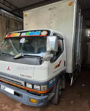 Mitsubishi Canter 2008 Lorry (Used)