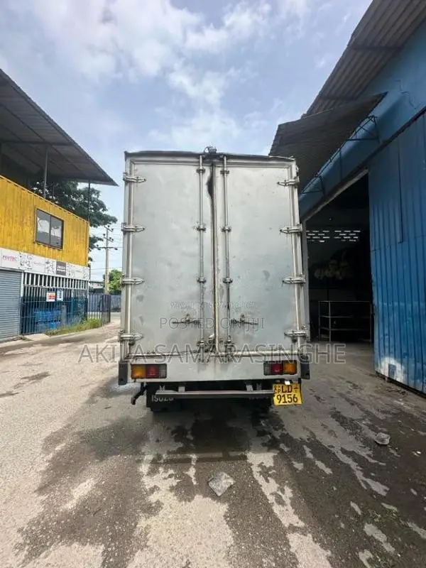 Isuzu ELF 2006 Lorry (Used)